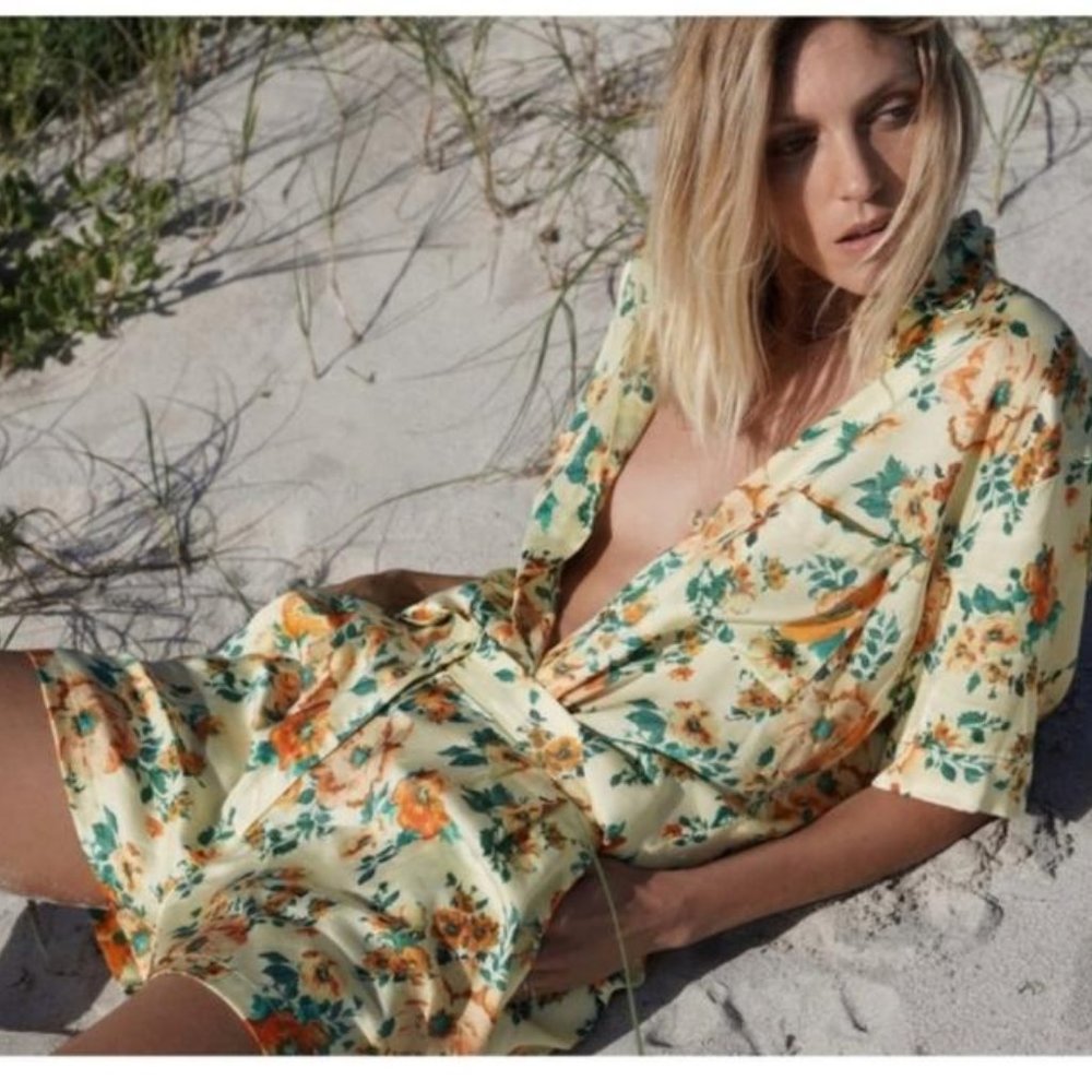 NWT Zara satin-like yellow floral print shirt blouse, XS